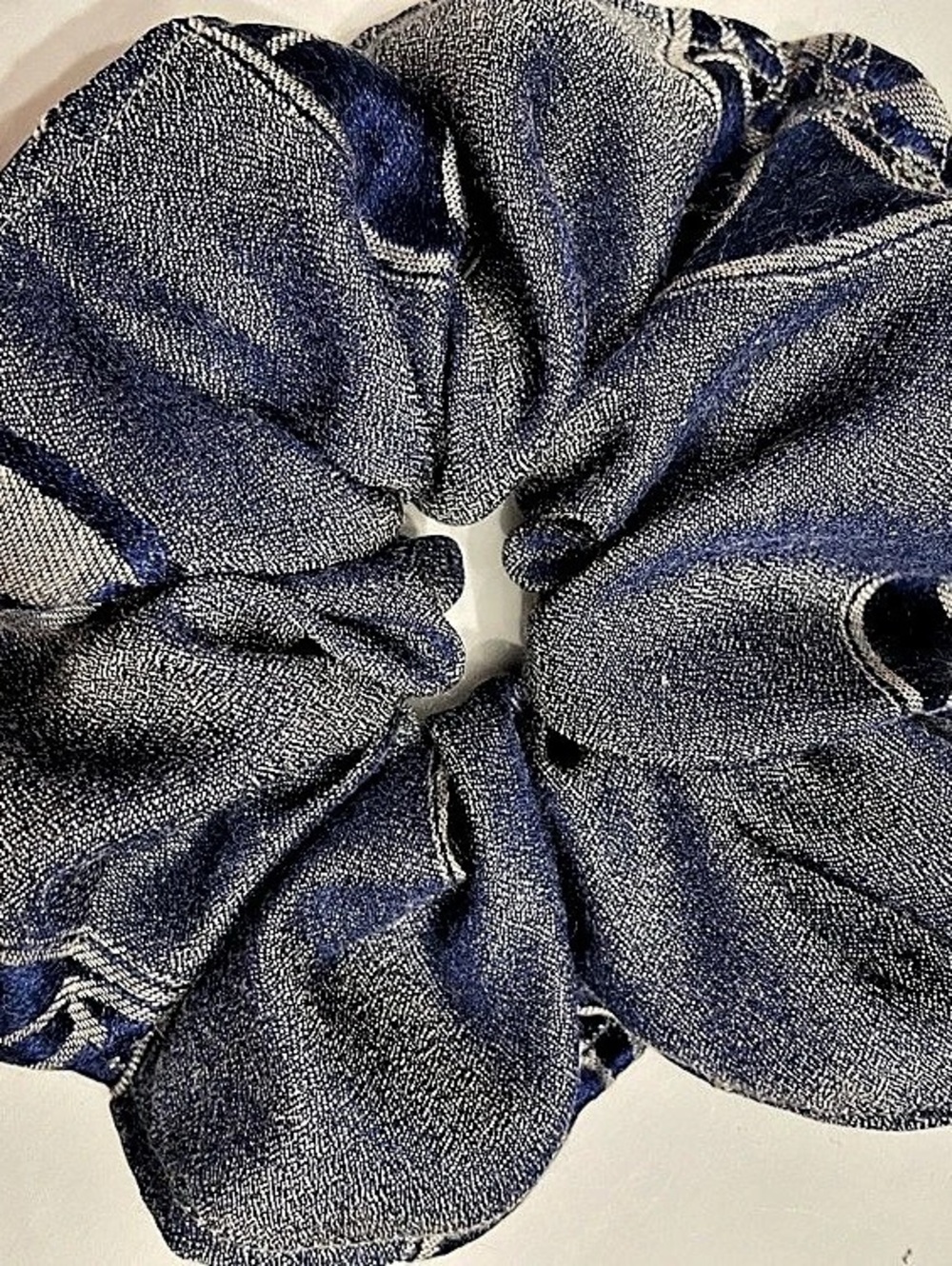 Hermès Silk Scrunchie Blue upcycled from authentic silk scarf - Picture 3 of 6